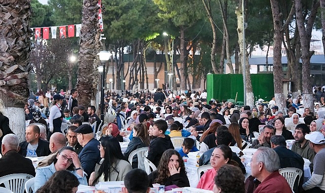 Menemen’de 10 bin kişilik Kadir Gecesi iftarı