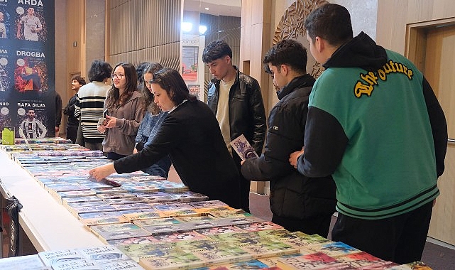 Öğrenciler kitap fuarında 