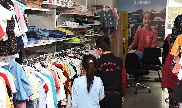Sevgi Mağazası’ndan çocuklara bayramlık kıyafet
