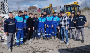 10 ton çöp içinde 100 bin TL’yi aradılar