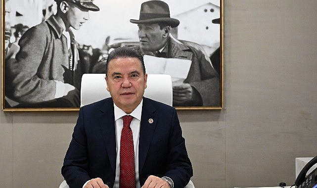 Başkan Muhittin Böcek’in 23 Nisan mesajı