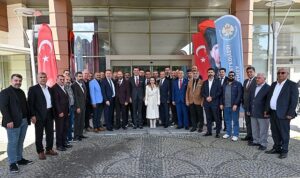 Başkan Zeyrek, Manisa Ağrılılar Derneği üyeleri ile bir araya geldi