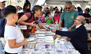 Behiç Ak: Çocuk dostu şehirlerde çocukları özgürleştirmeliyiz