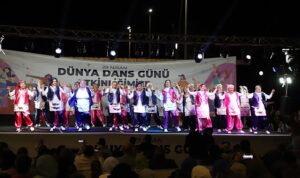 Dikili’de Dünya Dans Günü Coşkusu