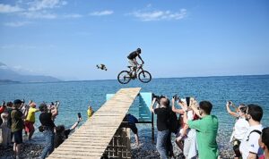 Gökyüzünden denize pedal çevirdiler