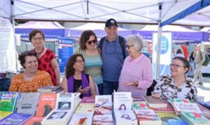 İZKİTAP hafta sonunda binlerce kitapseveri ağırladı