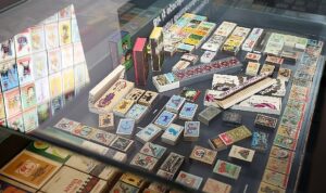 Karşıyaka’da nostaljik yolculuk: ‘Kibrit Çakıyorsun Karanlıkta’