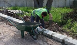 Kartepe Belediyesi’nden Acısu’da Kapsamlı Parke Tamiratı