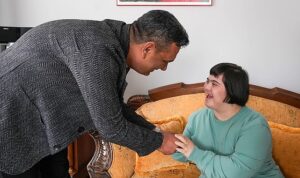 Özel Bireylere Doğum Günü Sürprizi