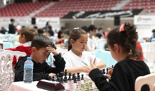 Satranç Tutkunları Geleneksel Kyme Satranç Turnuvası’nda Buluşuyor