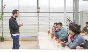 Seranın Özel Konukları Çiçek Dikti