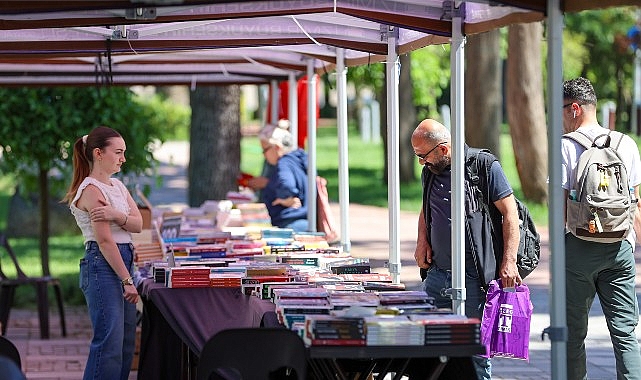 1. Buca Kitap Günleri vatandaşlardan büyük ilgi görüyor