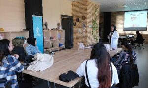 Anne ve anne adaylarına bebek sağlığı eğitimi