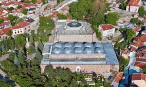 Aracınızı en uygun fiyatlarla kiralayın, Müzeler Haftasında kültür rotası yapın