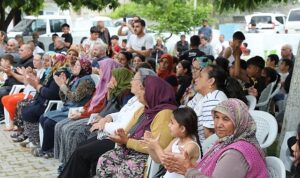 Başkan Ertaş 47 mahalle 42 noktada halkla buluştu