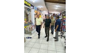 Başkan Topaloğlu Beldibi esnafını ziyaret etti