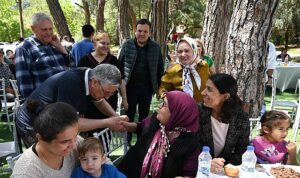 Başkan Topaloğlu’ndan belediye personeline yemek