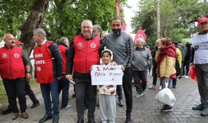 Başkan Zeyrek, 1 Mayıs’ta Emekçilerle Omuz Omuza Yürüdü