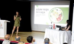 Bayraklı’da sağlıklı ve dengeli beslenme semineri