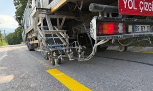 Büyükşehir yollara son şeklini veriyor