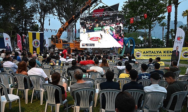 Dev maç dev ekranda