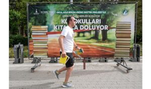 Doğaseverler köy okulları için koştu