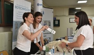 EÜ Eczacılık Fakültesinden kozmetikte bilim ve sürdürülebilirlik buluşması