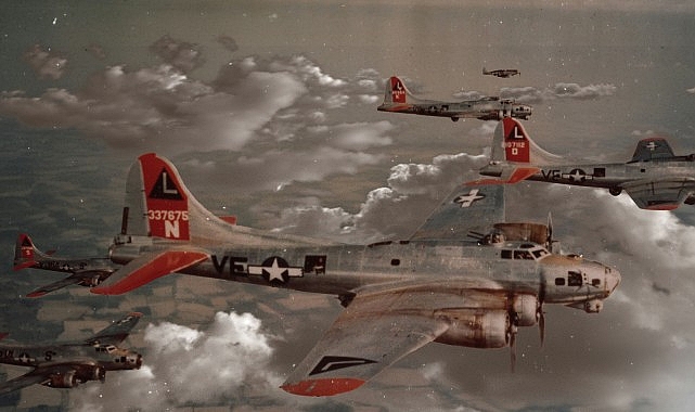 ‘Gökyüzünden İkinci Dünya Savaşı’ 4 Mayıs Pazar 22.00’de National Geographic Ekranlarında Başlıyor!