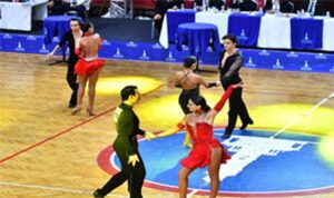 İzmir’de dansçıların kıyasıya rekabeti