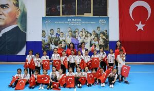 Karabağlar Belediyesi Spor Okulu Öğrencileri, 19 Mayıs Spor Şenliği’nde Buluştu