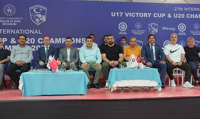 Kemer’de Uluslararası Güreş Heyecanı