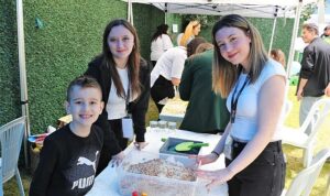Küçükçekmece Belediyesi, Bi’Mola Engelsiz Yaşam Merkezi’nde Bahar Şenliği Düzenledi