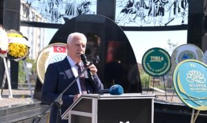 Nilüfer’de 19 Mayıs kutlamaları çelenk sunma töreni ile başladı