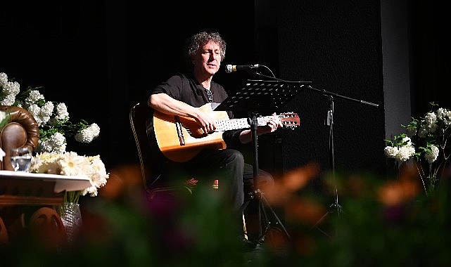 Salihli’de şiire açılan pencere yeniden aralandı. Salihli Şiir İkindileri 11 yıl aradan sonra 51. kez düzenlendi.