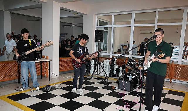 Ünal Aysal Anadolu Lisesi’nde bilgisayar sınıfı açıldı