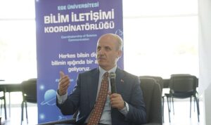 YÖK Başkanı Prof. Dr. Erol Özvar, Bilim İletişimi Ofisinde Egeli gençlerle buluştu