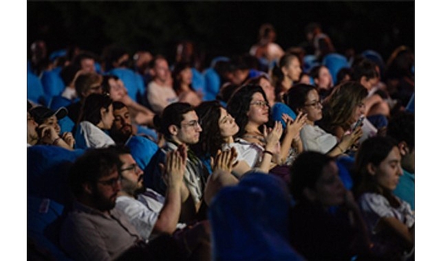 Açık havada sinema keyfi başladı