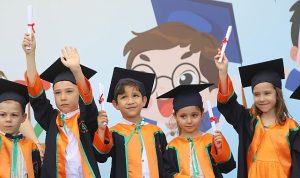 Ahlatlıbel’de Çankayalı Çocukların Mezuniyet Sevinci