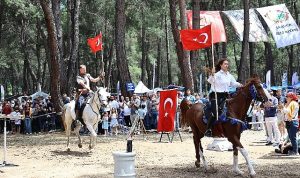 Antalyalılar 4. Uluslararası Yörük Türkmen Festivali’ne akın etti