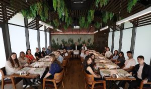 Başkan Alper Taban Stajyer Öğrencilerle Veda Sofrasında Buluştu