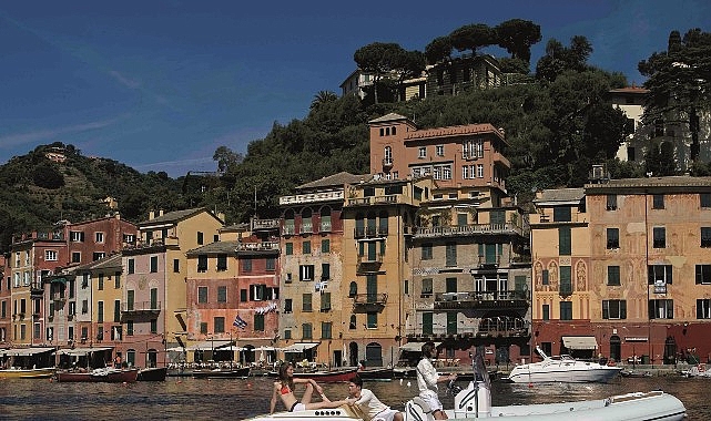 Benzersiz bir karaktere sahip ve ikon haline gelmeye aday Maxi-Rib tekneler bu iş birliğinden doğdu.