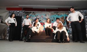 Burhaniye’de Tiyatro Rüzgârı Esti