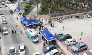 Canik Belediyesi YKS’ye giren öğrencilere ve ailelere ikramlarda bulundu.