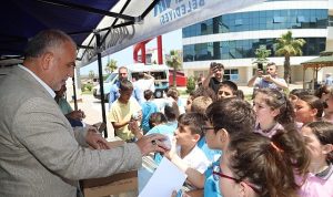 Çocuklardan Başkan İbrahim Sandıkçı’ya Sevgi Seli