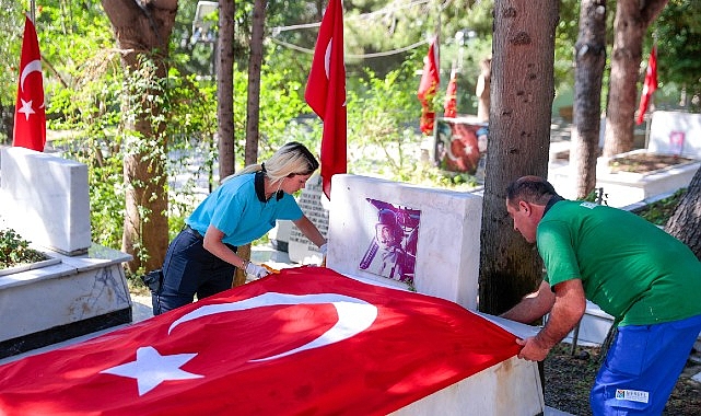 Kadifekale Şehitliği’nde saygı ve vefa mesaisi