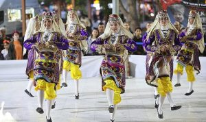 Karabağlar’da 19 Mayıs coşkusu halk oyunlarıyla taçlandı