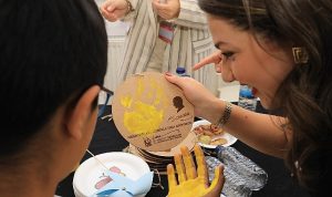 Keçiören Belediyesi’nden engelli çocuklara karne hediyesi