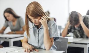 Sınav Stresi Görme Problemine Neden Oluyor