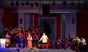 “Türkü Gibi Şarkılar” Ayakta Alkışlandı