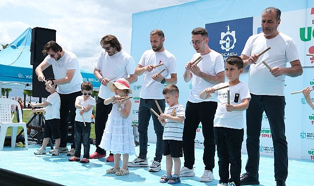 Uçurtmalar gökyüzünü, sevgi yürekleri sardı